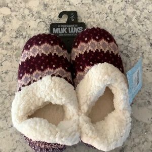 Muk Luks Women’s slippers NWT